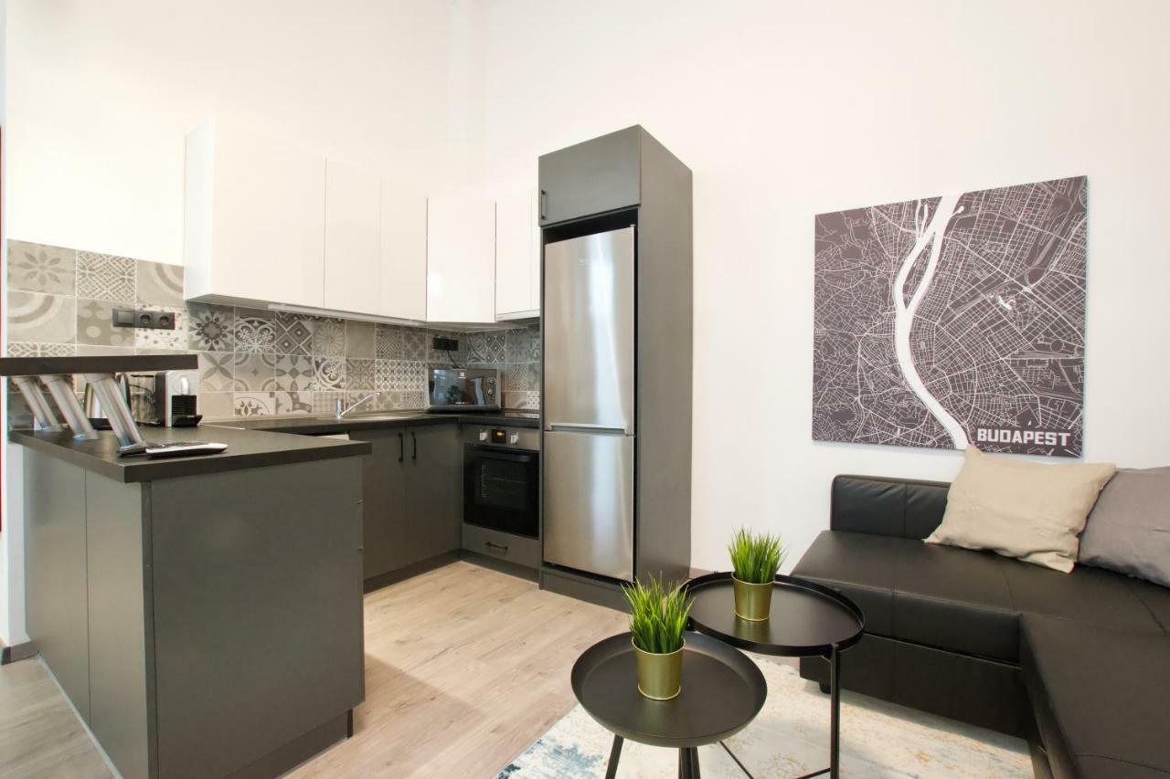 Standard Apartment By Hi5 - Rakoczi Ut 23 ブダペスト エクステリア 写真